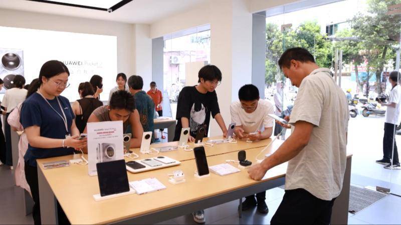 江西“后高考经济”升温 电子产品销售火热，电脑成首选